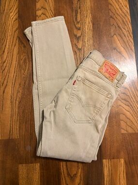 Levi's Slim Straight Jeans in Light Khaki